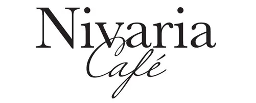 Logo con las palabras "Nivaria Caf&eacute;" en tipograf&iacute;a elegante.