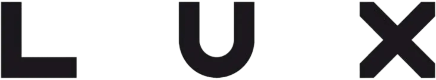 El texto dice "LUX" en letras negras sobre fondo blanco.