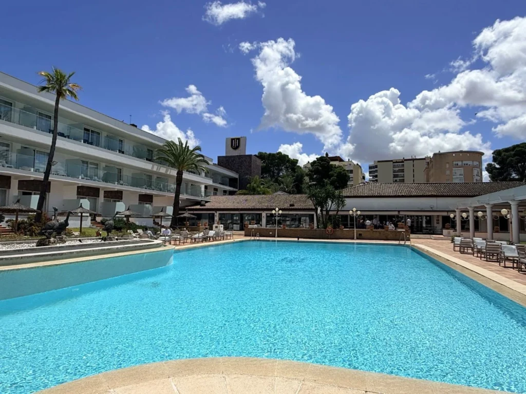 Genie&szlig;en Sie Sommer und Sport mit Hoteles Andaluces con Encanto - HACE