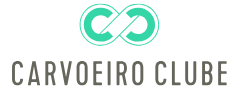 Logo of Carvoeiro Clube with a green intertwined symbol above the text.