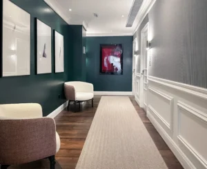 Dormir entre Tàpies, Arroyo y Canogar: tres hoteles Hospes donde el arte transforma la experiencia - Hospes Hotels