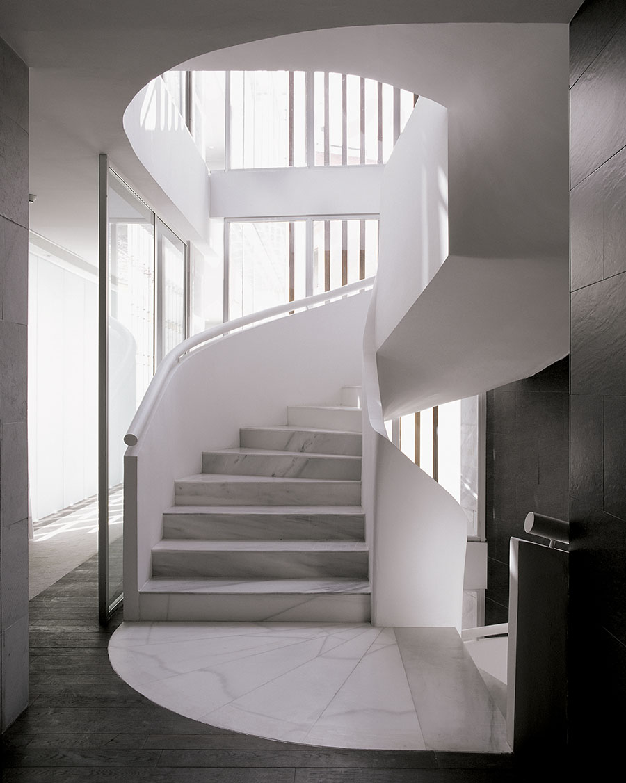 What are the advantages of choosing to stay in a boutique hotel? - Hospes Hotels