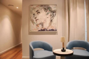 Dormir entre Tàpies, Arroyo y Canogar: tres hoteles Hospes donde el arte transforma la experiencia - Hospes Hotels