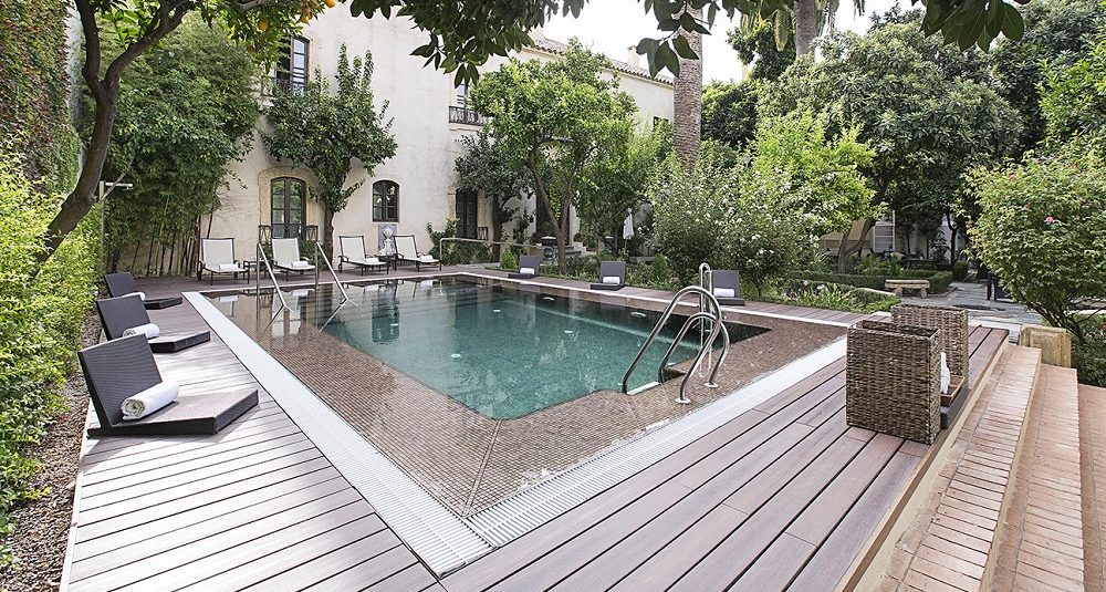 Piscina de hotel en C&oacute;rdoba