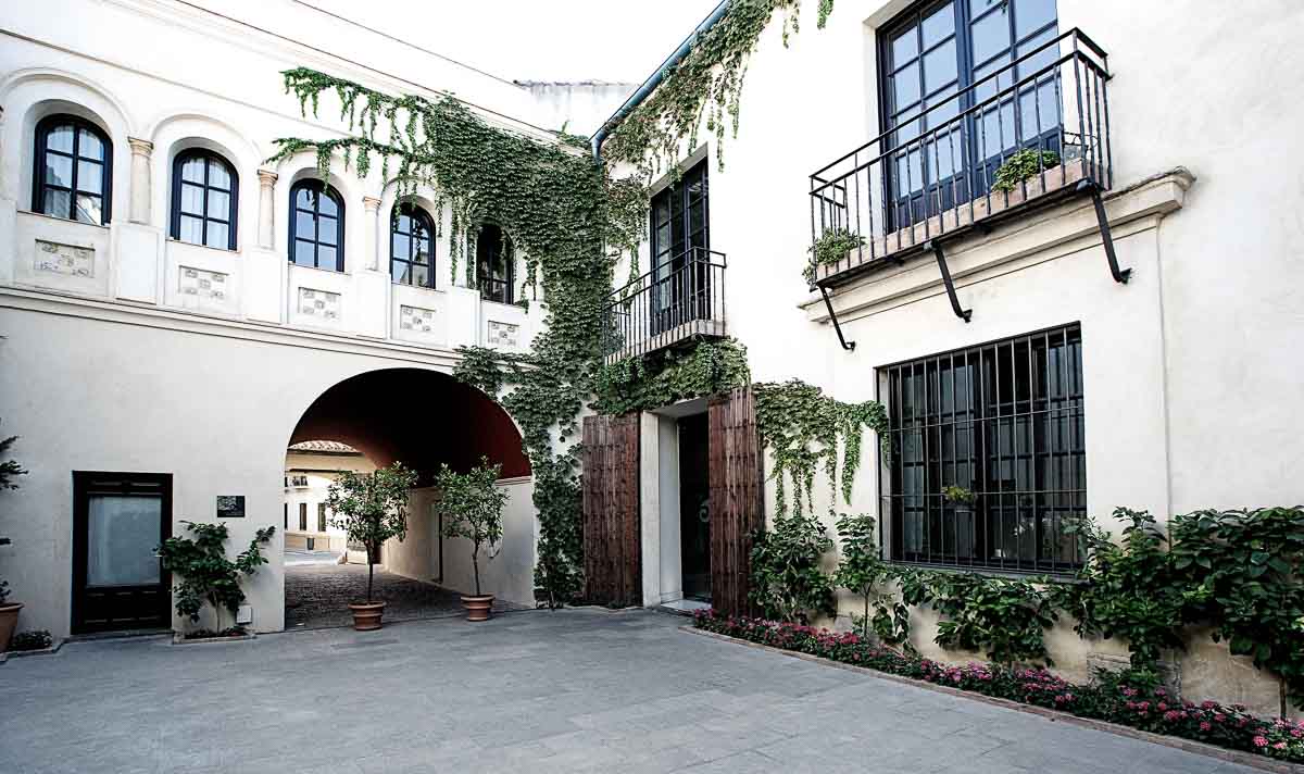 La Elegante Historia del Hospes Palacio del Bailío - Hospes Hotels
