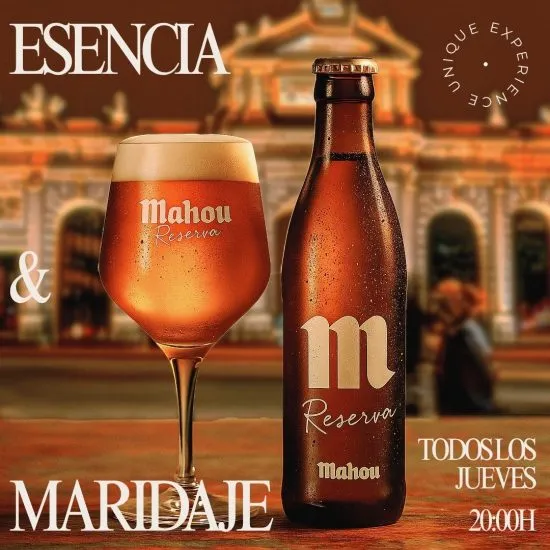 Cerveza Mahou Reserva en copa y botella, cartel &ldquo;Esencia Mari&shy;da&shy;je&rdquo;