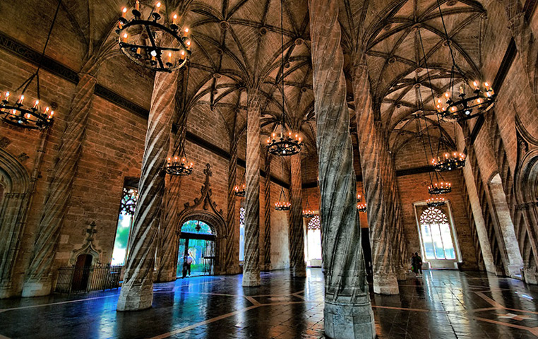 Valencia, a thousand plans in a destination full of light and magic - Hospes Hotels
