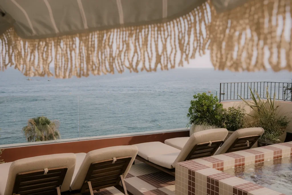 Descubre la experiencia &uacute;nica en Suites by Miramar – Adults Only: Un refugio exclusivo en el coraz&oacute;n de la Costa Brava - Suites By Miramar