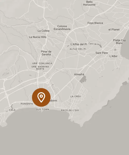 Mapa con pin naranja de ubicaci&oacute;n en Benidorm, Costa Blanca