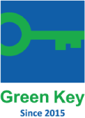 S&iacute;mbolo de chave verde e azul com a inscri&ccedil;&atilde;o "Green Key Since 2015".