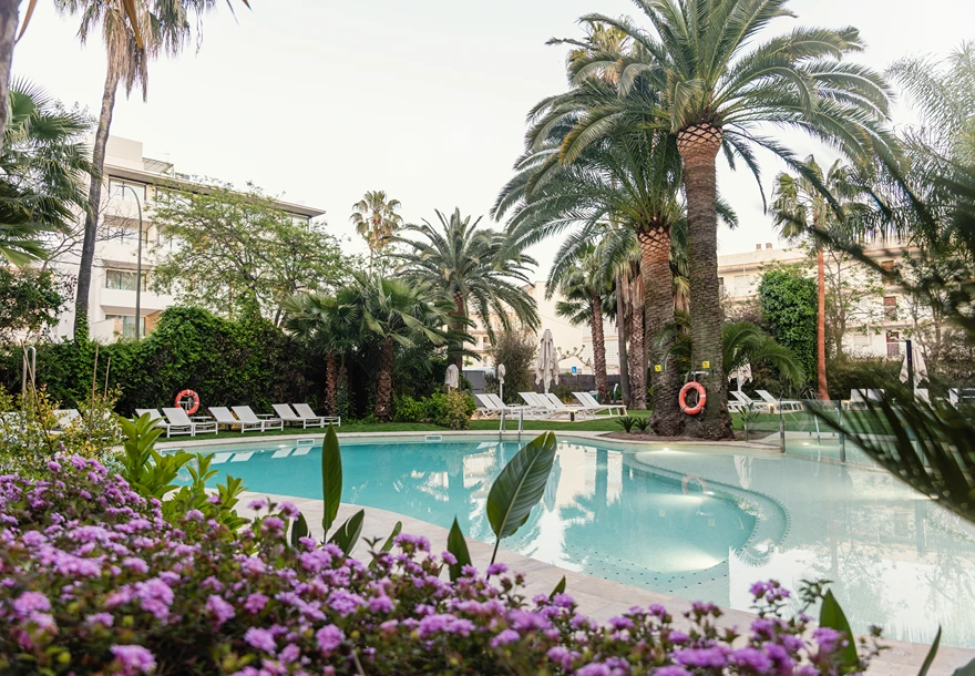 Piscina Monica Hotel en Cambrils
