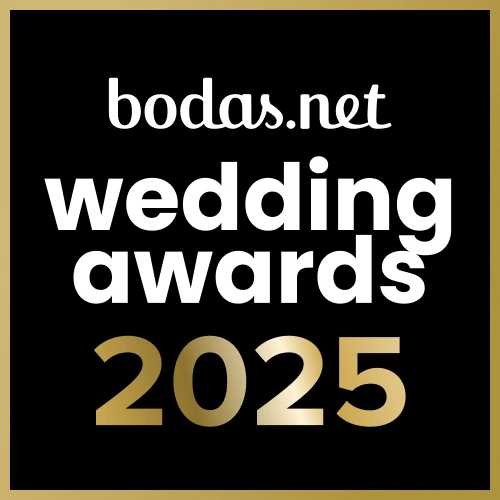 bodaS.net: Wedding Awards 2025 en fondo negro con texto dorado y blanco.
