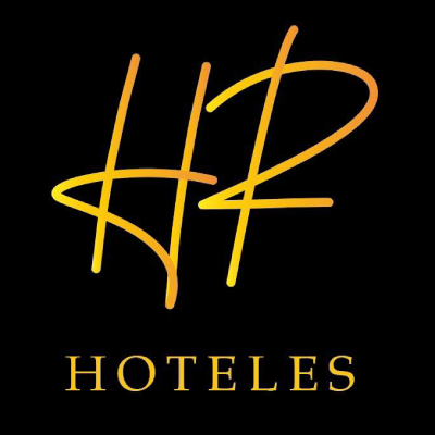 Logo con letras HYP y texto &ldquo;HOTELS&rdquo; en color amarillo y naranja.