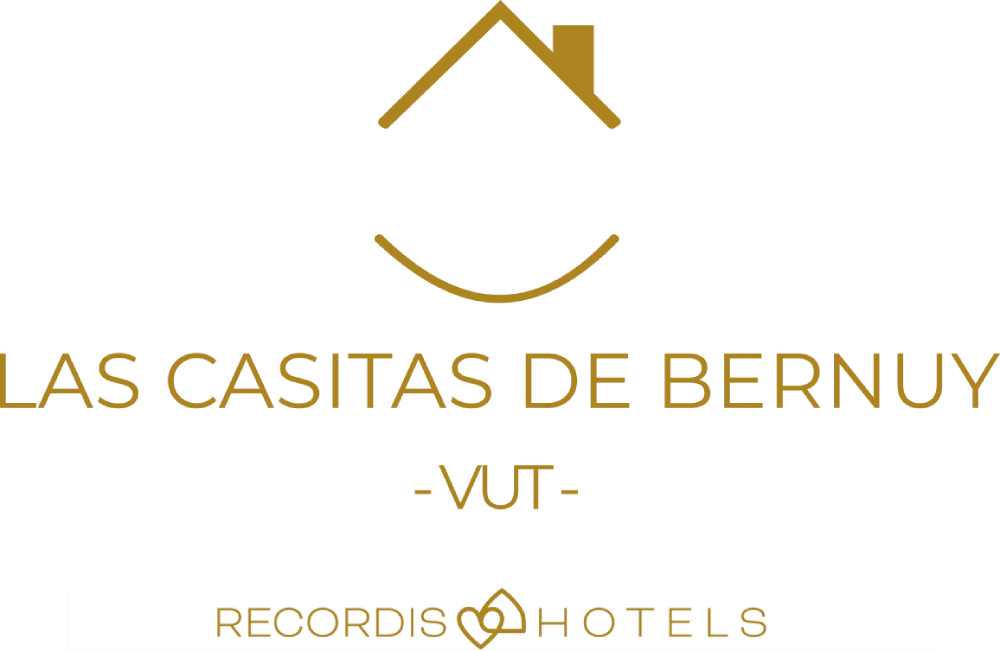 Logo &ldquo;Las Casitas de Bernuy&rdquo; con icono y texto &ldquo;Records Hotels&rdquo;