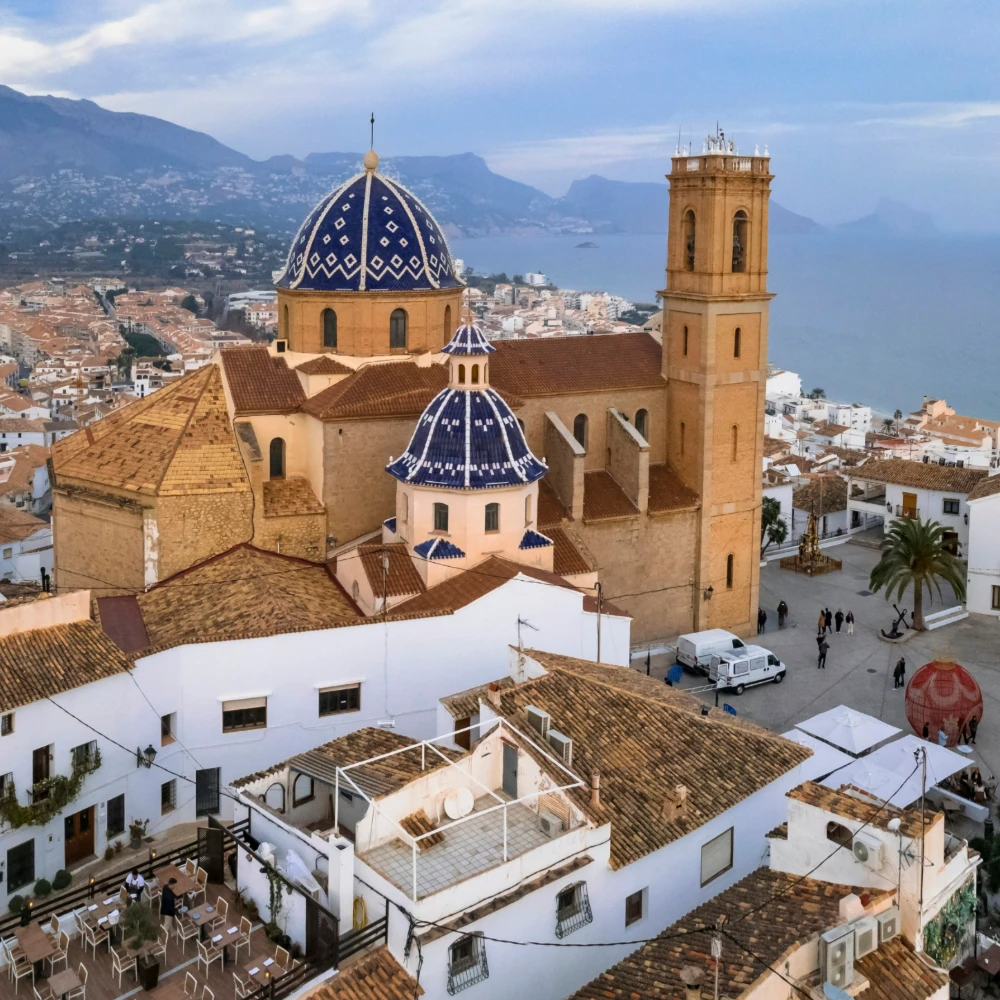 Vista al casco antiguo de Benidorm desde el cielo
