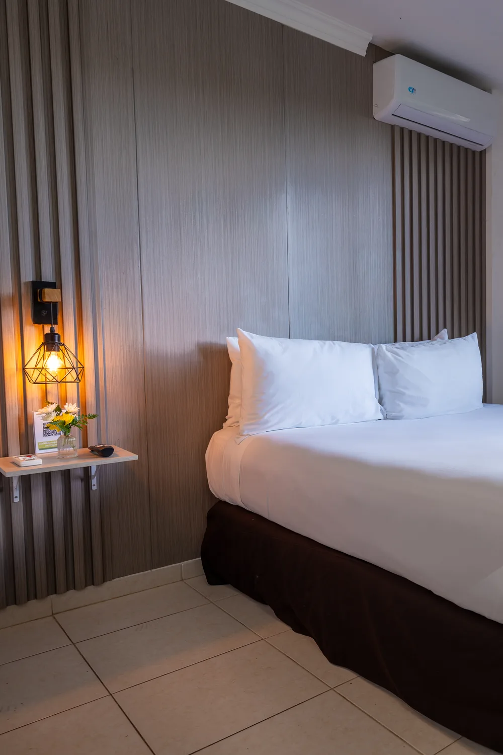 Hotel Albrook Inn