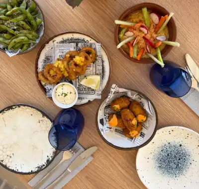Comer en Cala Galdana - Minura Hotels
