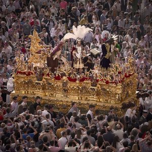 La Historia de la Semana Santa de Sevilla: Una experiencia única - Hotel Kivir