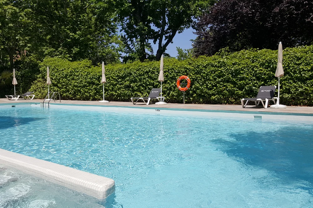 002_baja_senatorbarajas Piscina