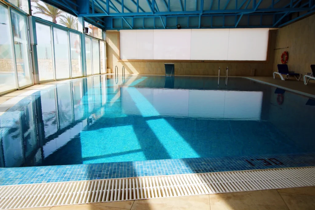 007_alta_senatoráguilas Piscina Cubierta