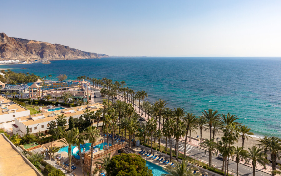 Playadulce Hotel foto del exterior con vistas a la playa de Aguadulce