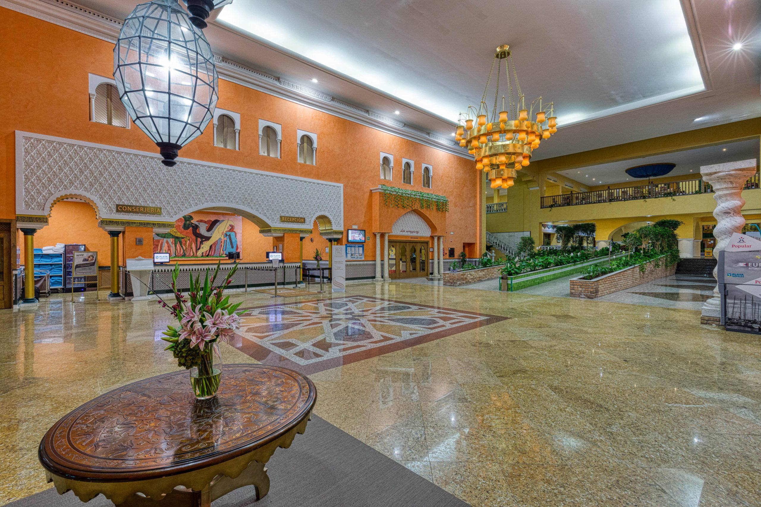 Medidas de seguridad y limpieza en Recepción - Senator Hotels &amp; Resorts