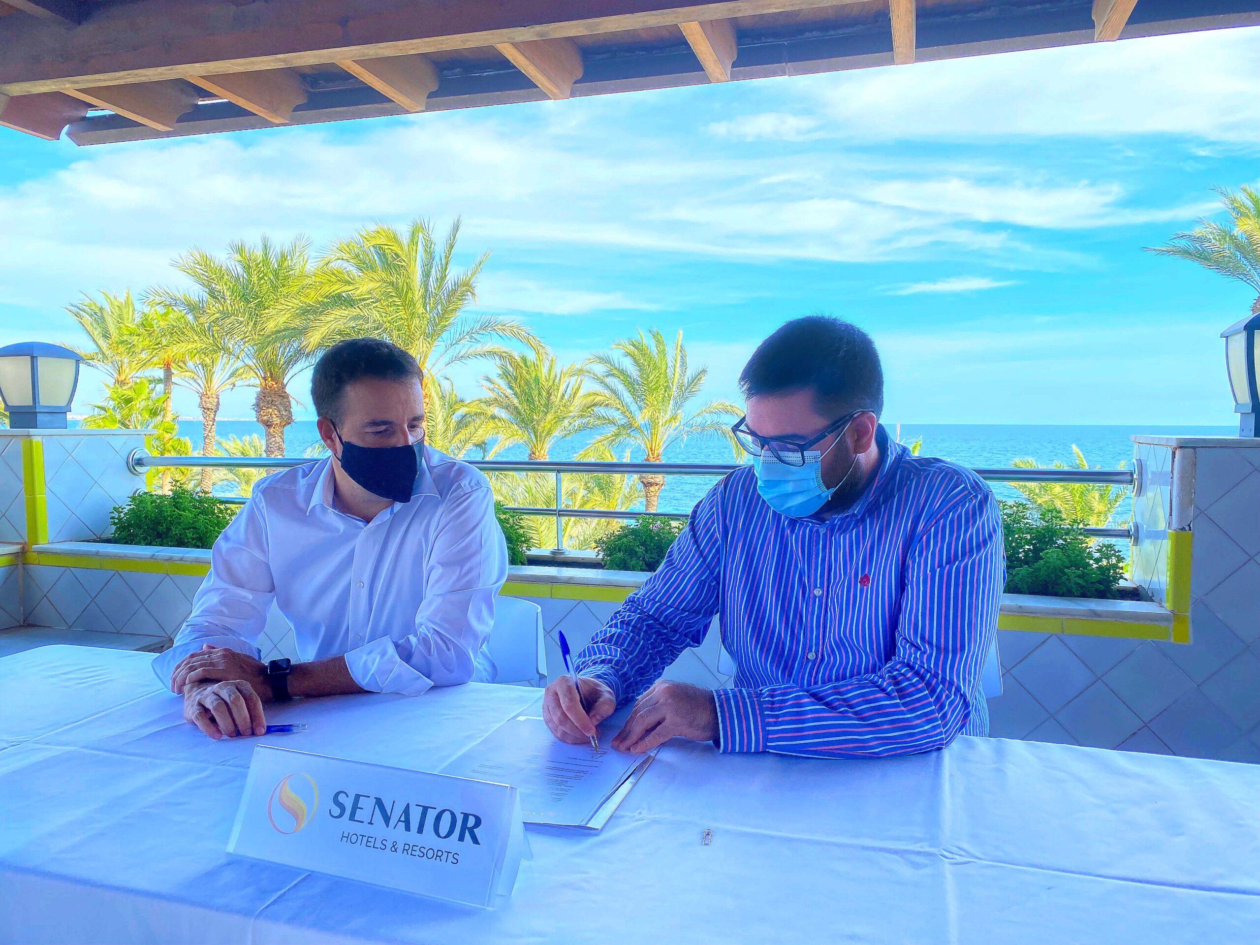 SENATOR HOTELS &amp; RESORTS FIRMA EL ACUERDO CON EL AYTO. DE TABERNAS PARA PATROCINAR LA XI EDICI&Oacute;N DEL ALMER&Iacute;A WESTERN FILM FESTIVAL - Senator Hotels &amp; Resorts