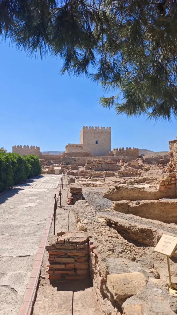 Monumento de la Alcazaba de Almería en 2026, en Almería capital