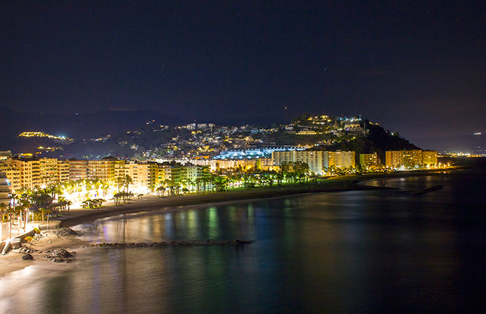 Vista aerea de la Costa de Almuñecar en Granada, España