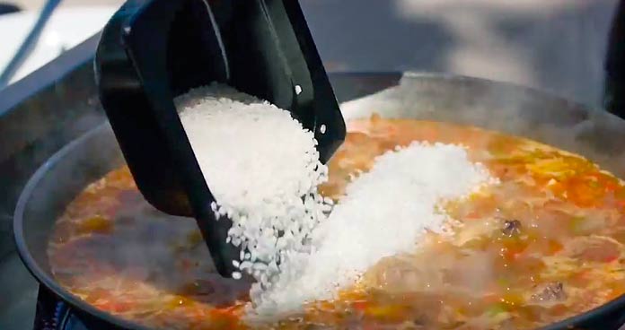 Cómo hacer una paella de carne y pescado deliciosa - Senator Hotels & Resorts