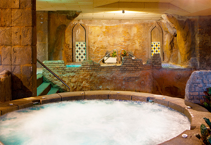 Jaccuzi dentro del Spa del Playacartaya Spa Hotel