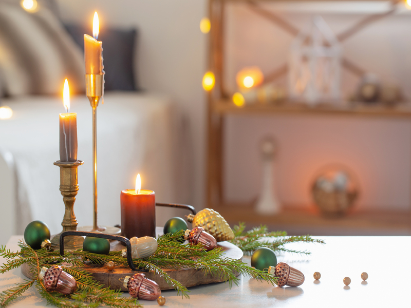 Velas y decoración de navidad