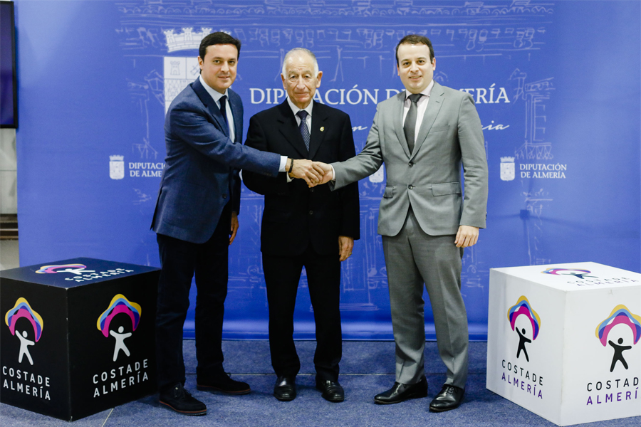 Firma con la diputaci&oacute;n de Almer&iacute;a