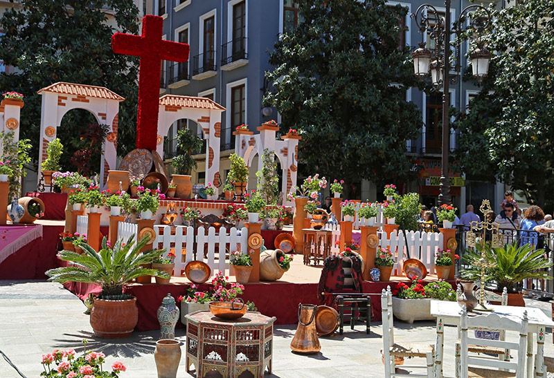 Cruces de Mayo en Granada