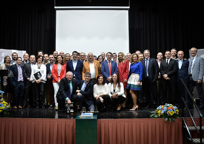 Integrantes del equipo de Playa SEnator que asistieron a la entrega del premio