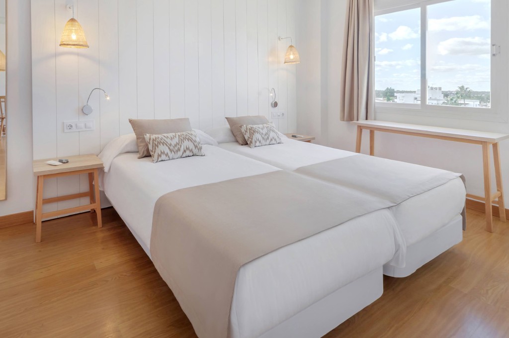 Saving is for geniuses - Senator Hotels &amp; Resorts
