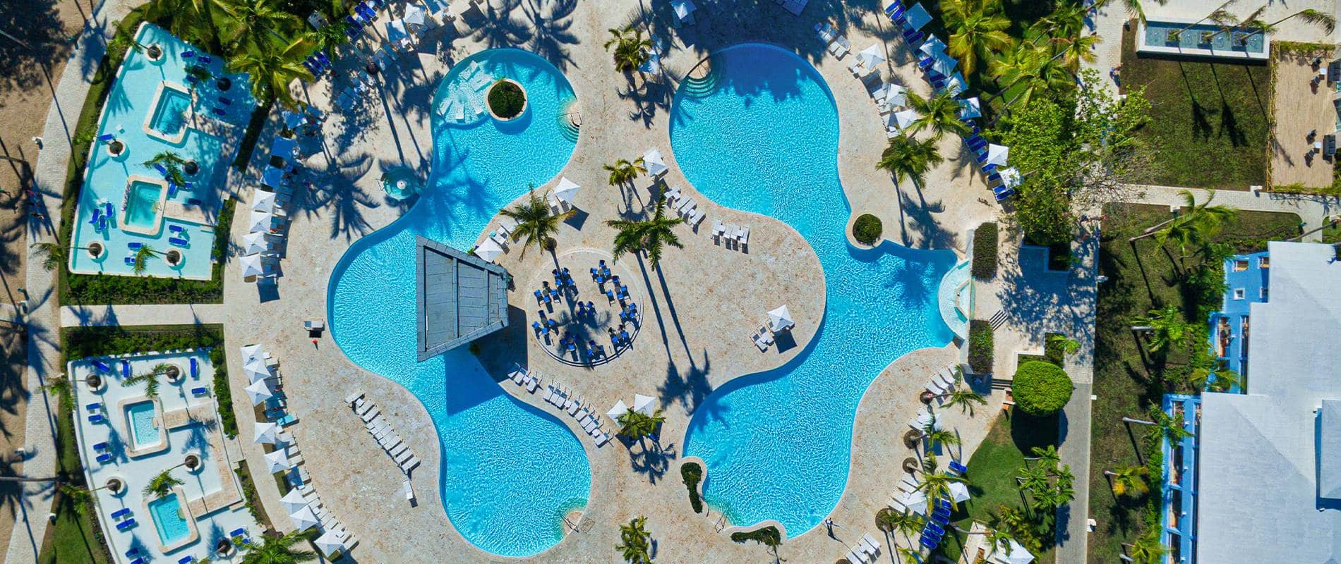 All-inclusive, 5-star resort located on a private beach in the Bay of Maimón... yes, please!