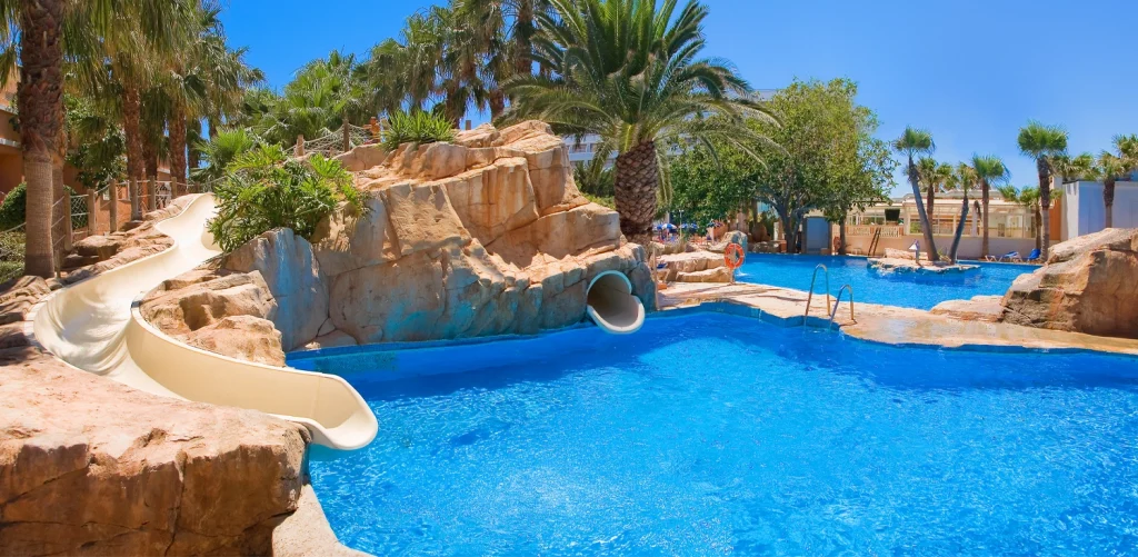 hotel-toboganes-niños-andalucia-playacapricho hotel-toboganes-niños-almeria-playacapricho