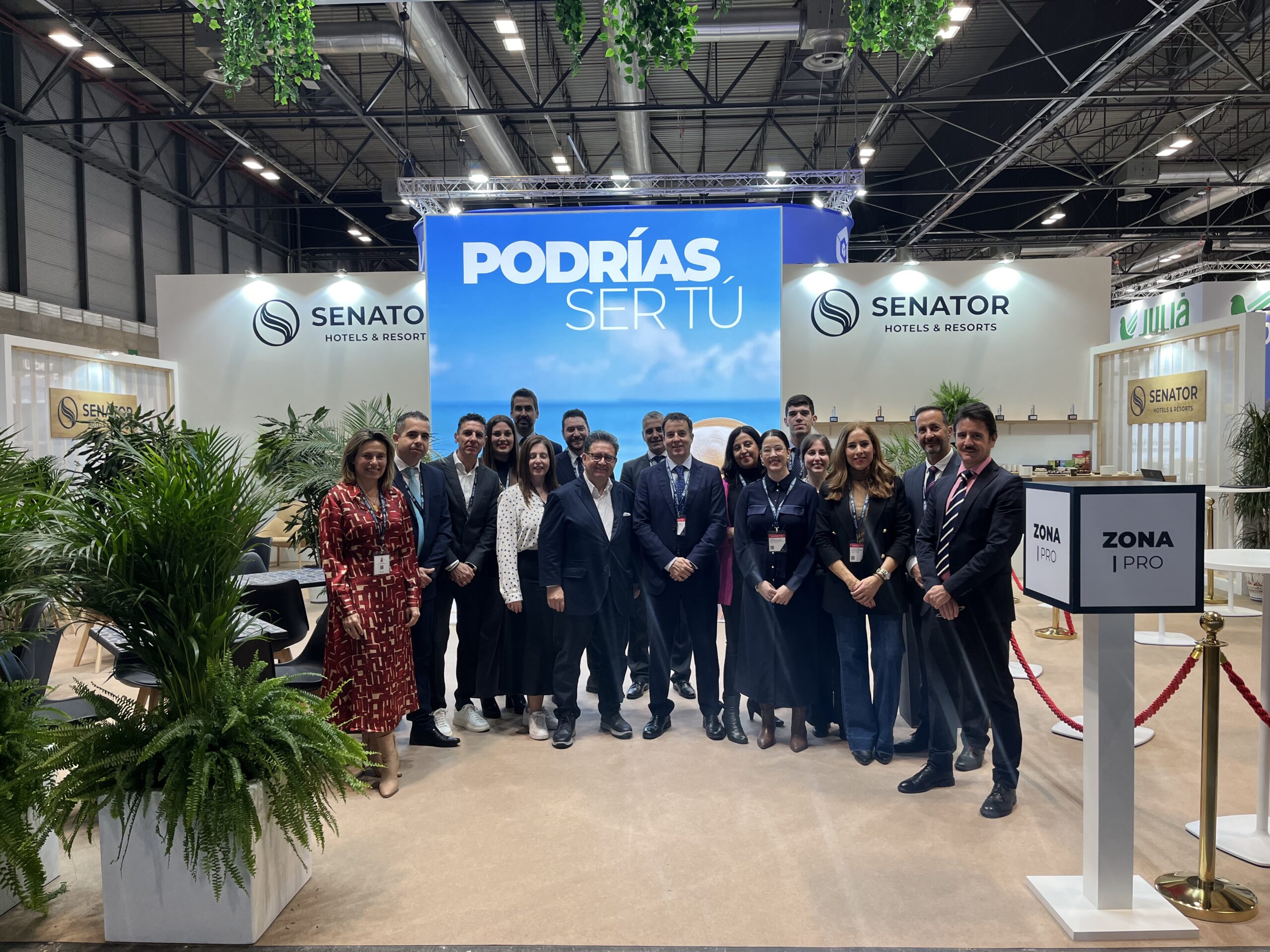 Stand Fitur 2025