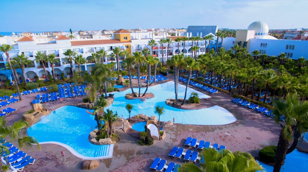 costa-ballena.puente-de-octubre hotel playaballena vista exterior