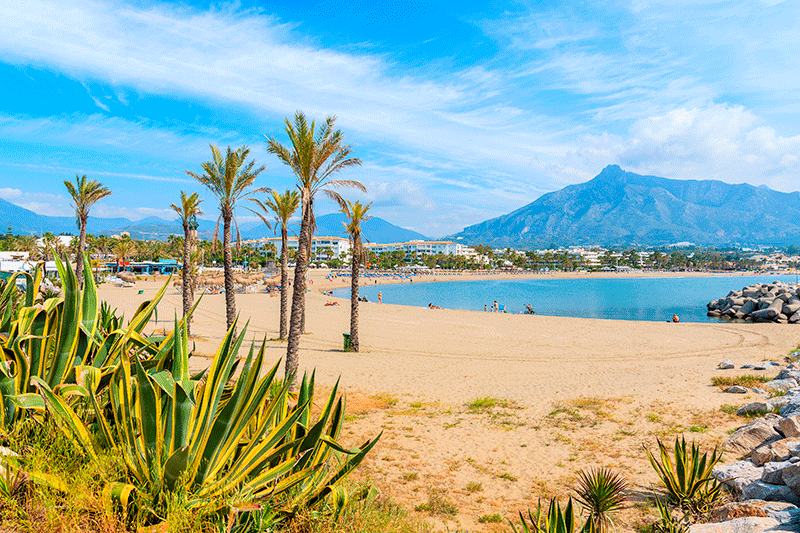 Playa de Puerto Banús
