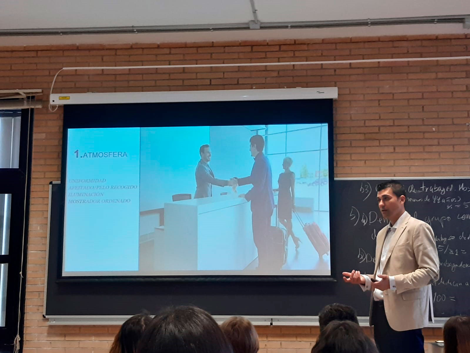 Senator Hotels &amp; Resorts imparte dos seminarios en la Universidad de Almer&iacute;a - Senator Hotels &amp; Resorts