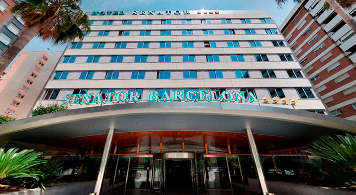 Entrada principal del Hotel Senator Barcelona