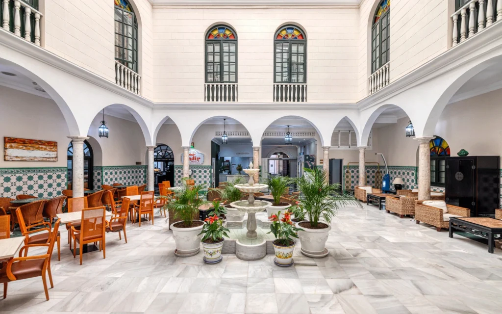 hotel-senator-cadiz-puente-de-octubre lobby hotel senator cadiz