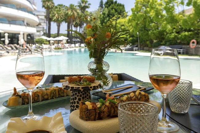 terraza-piscina-senator-banus-attitude-banus