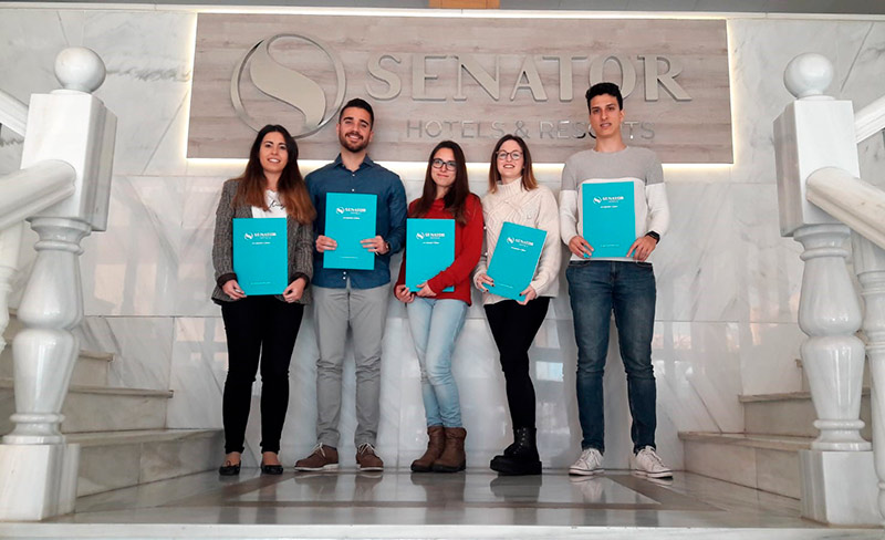 5 personas se incorporan a SHR para hacer sus pr&aacute;cticas con las Becas Talento D-UAL