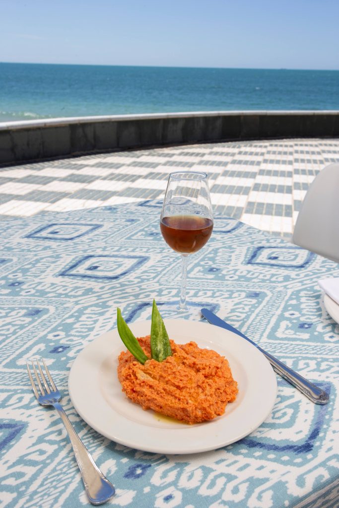 Sabores del verano en Cádiz: una ruta gastronómica entre el mar y la tierra - HACE