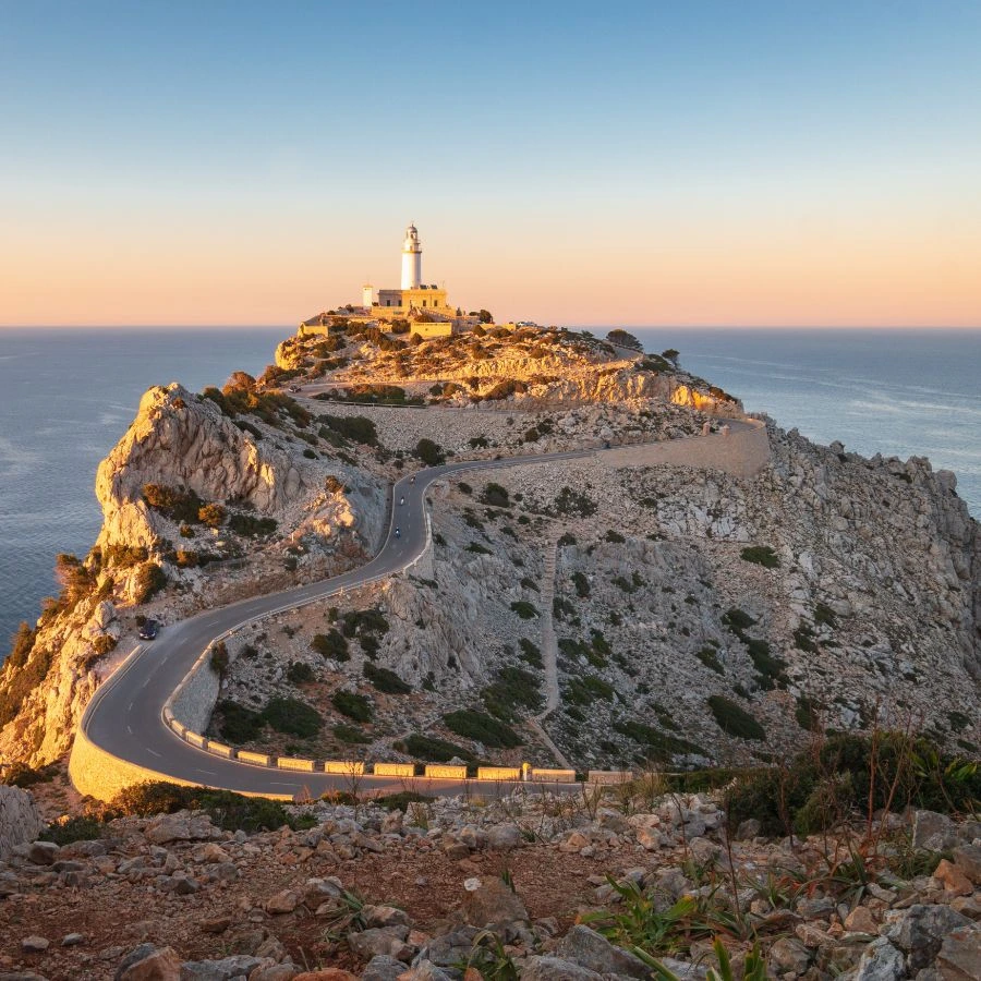 puesta de sol faro de formentor