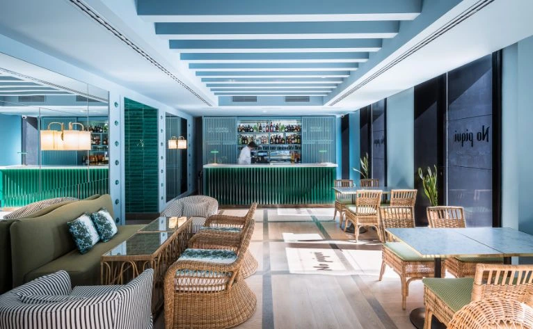 interior bar hotel intelier casa de indias sevilla