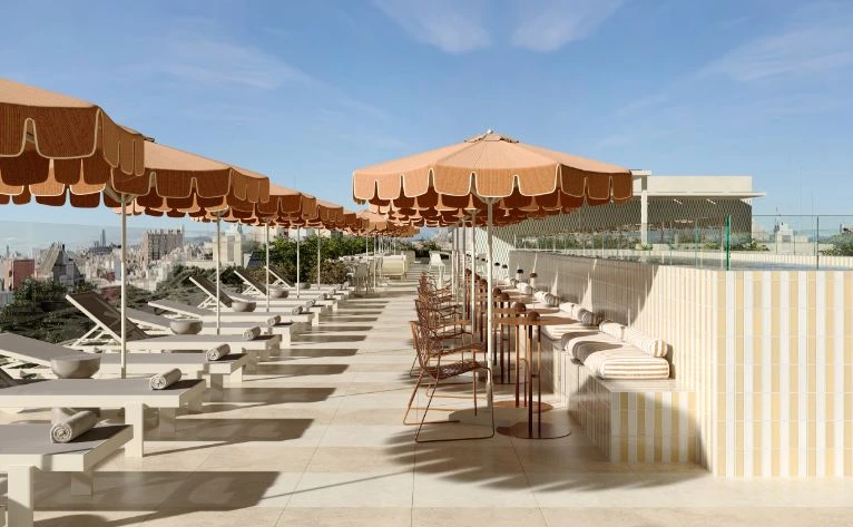 terraza y piscina hotel intelier malvarrosa plaza valencia